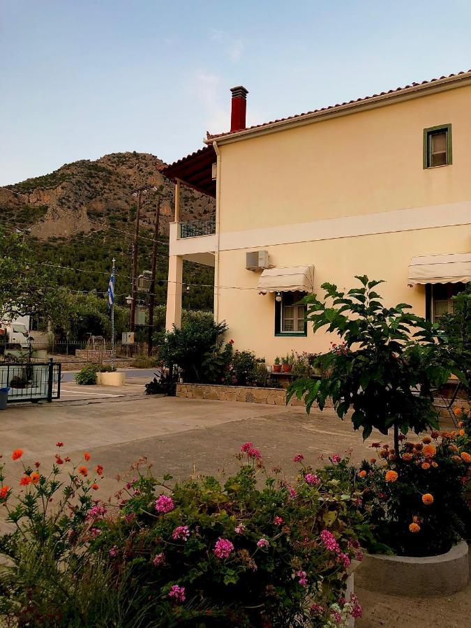 Costa-Rini Hotel Leonidio Exterior photo
