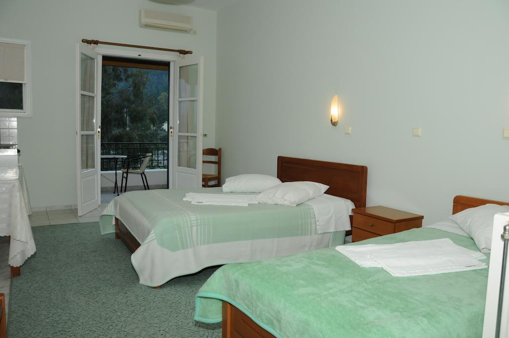 Costa-Rini Hotel Leonidio Exterior photo